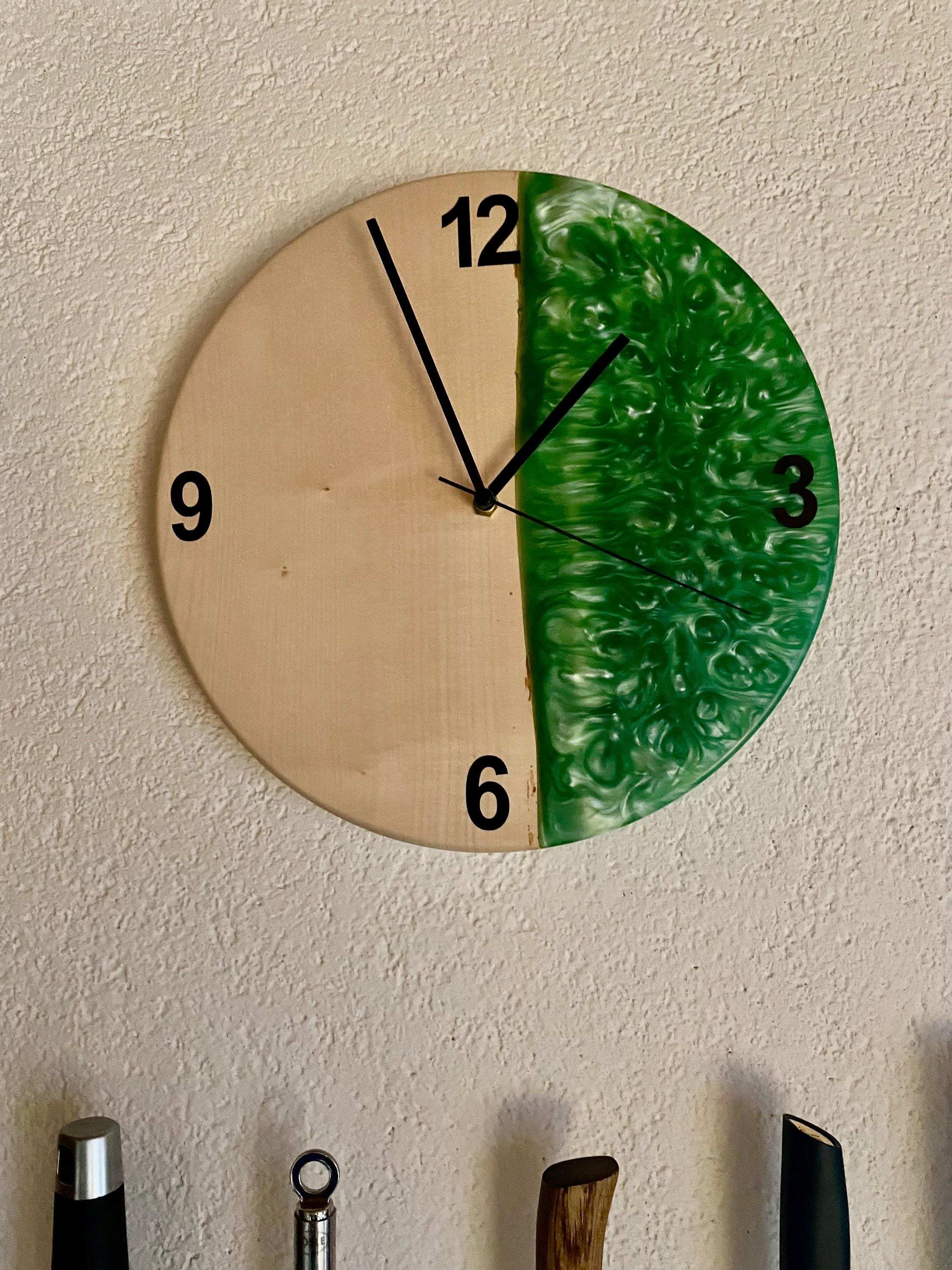 Wanduhr Epoxidharz und Ahorn ein einzigartiges Desgnstück | Resin | Harz | Quarz Uhr | Leises Uhrwerk | Perfektes Geschenk | Wandkunst