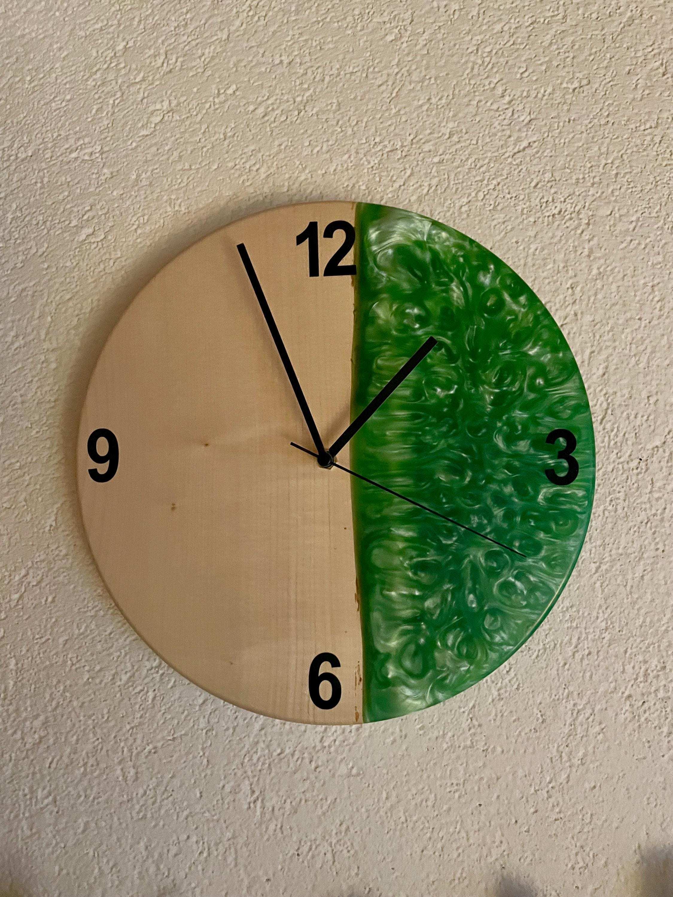 Wanduhr Epoxidharz und Ahorn ein einzigartiges Desgnstück | Resin | Harz | Quarz Uhr | Leises Uhrwerk | Perfektes Geschenk | Wandkunst
