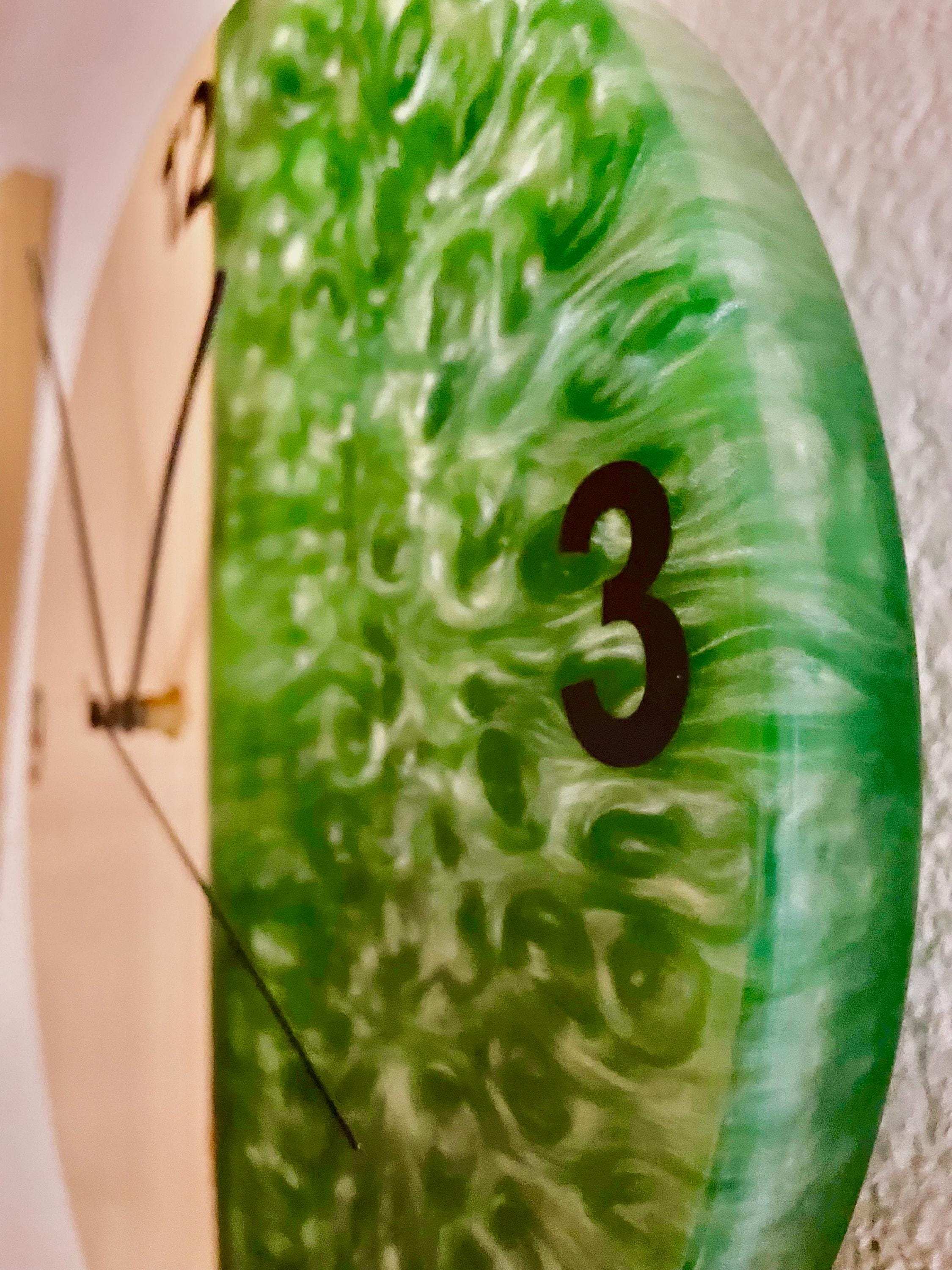 Wanduhr Epoxidharz und Ahorn ein einzigartiges Desgnstück | Resin | Harz | Quarz Uhr | Leises Uhrwerk | Perfektes Geschenk | Wandkunst