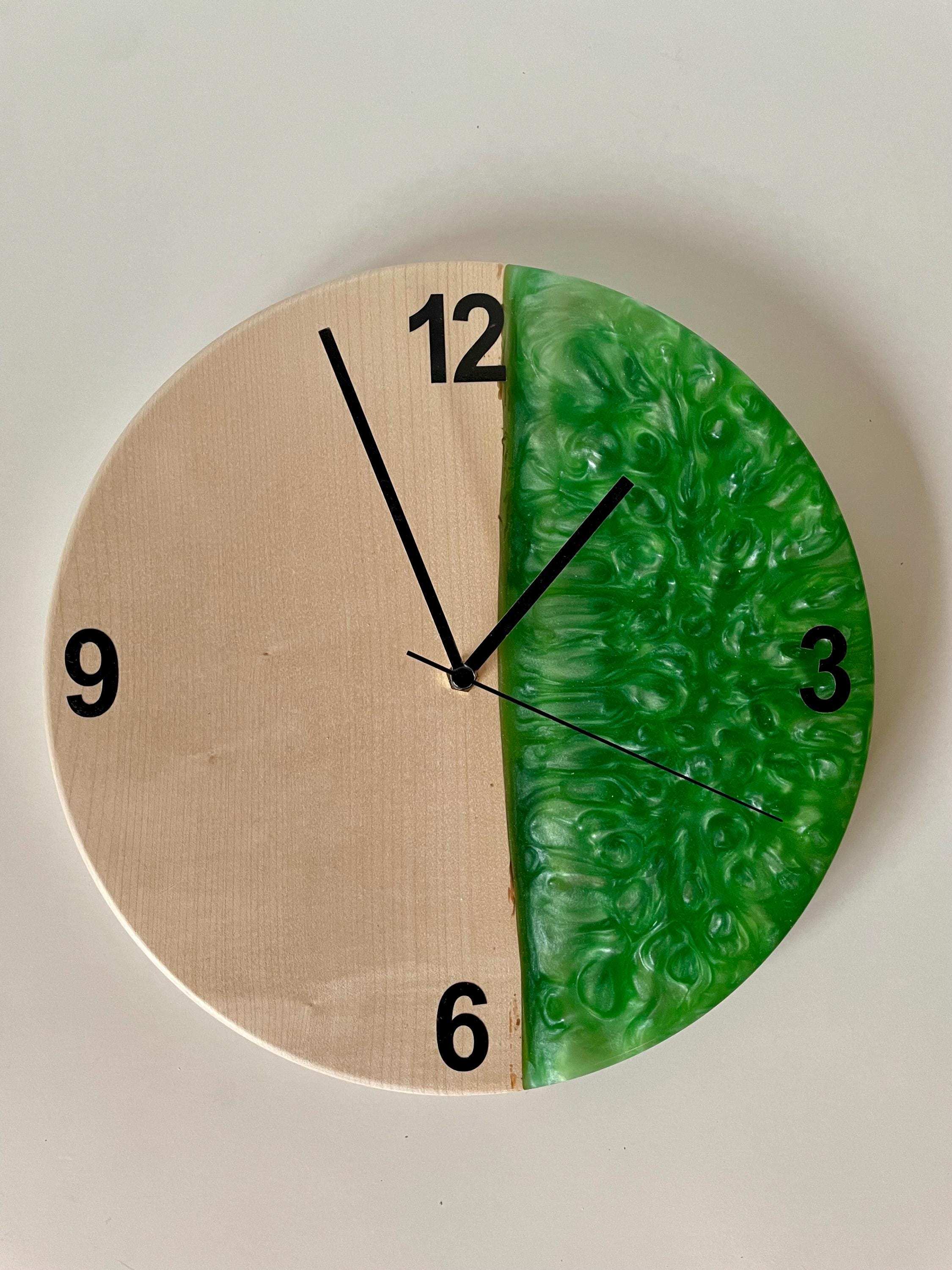 Wanduhr Epoxidharz und Ahorn ein einzigartiges Desgnstück | Resin | Harz | Quarz Uhr | Leises Uhrwerk | Perfektes Geschenk | Wandkunst
