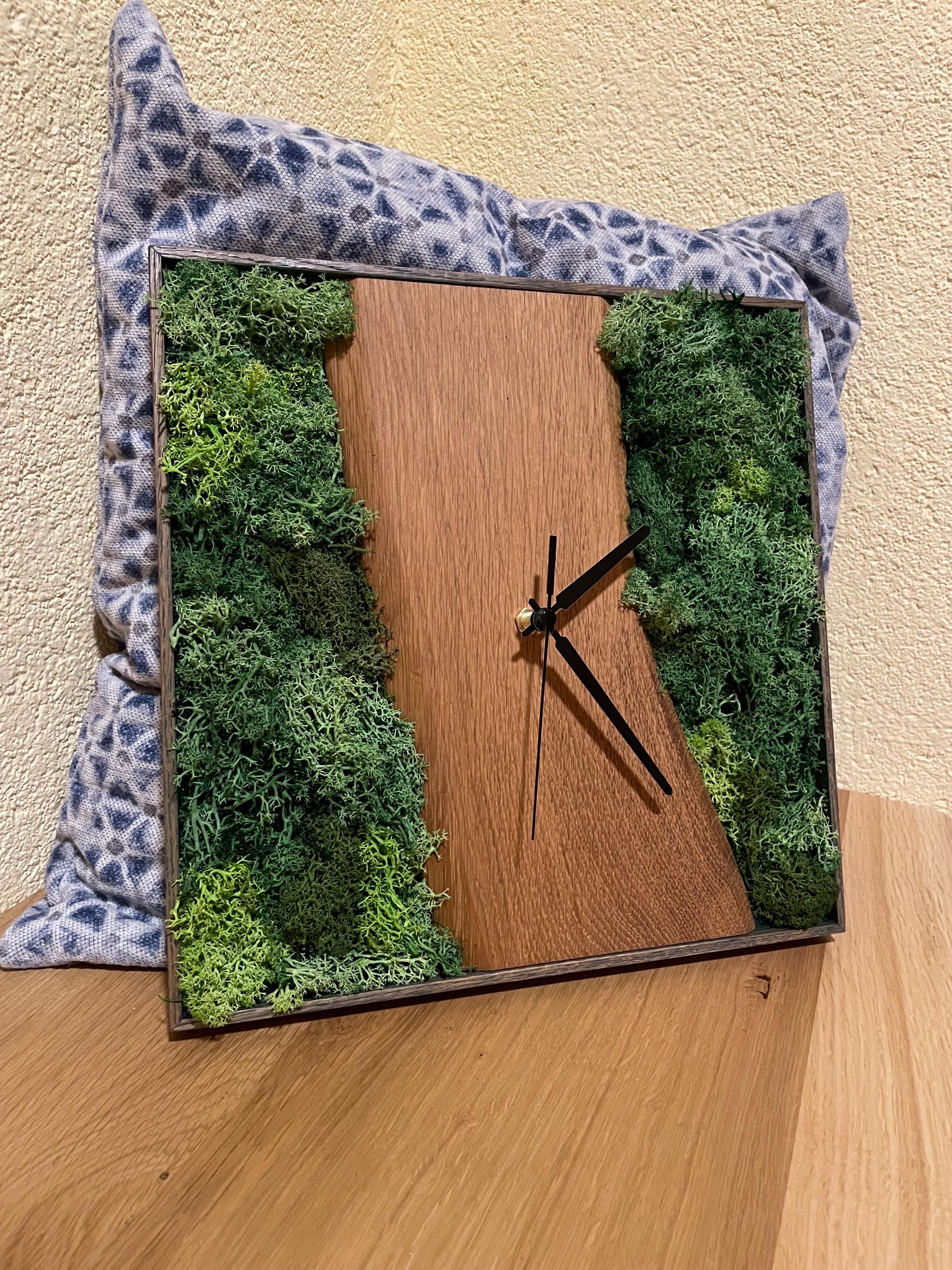 Moos Wanduhr Eiche handgefertigte Funkuhr aus Holz & echtem Moos modern und natürlich