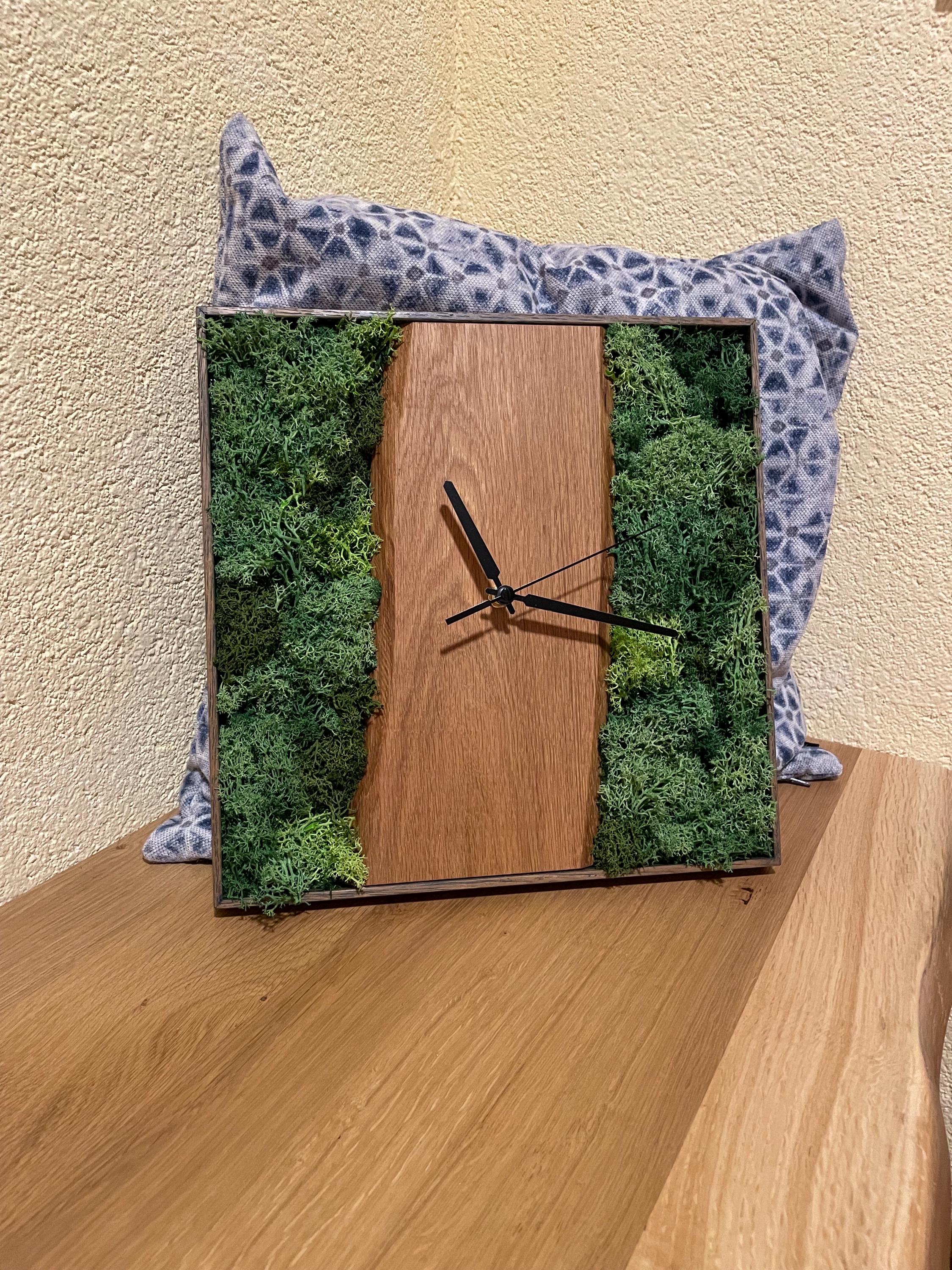 Moos Wanduhr Eiche handgefertigte Funkuhr aus Holz & echtem Moos modern und natürlich