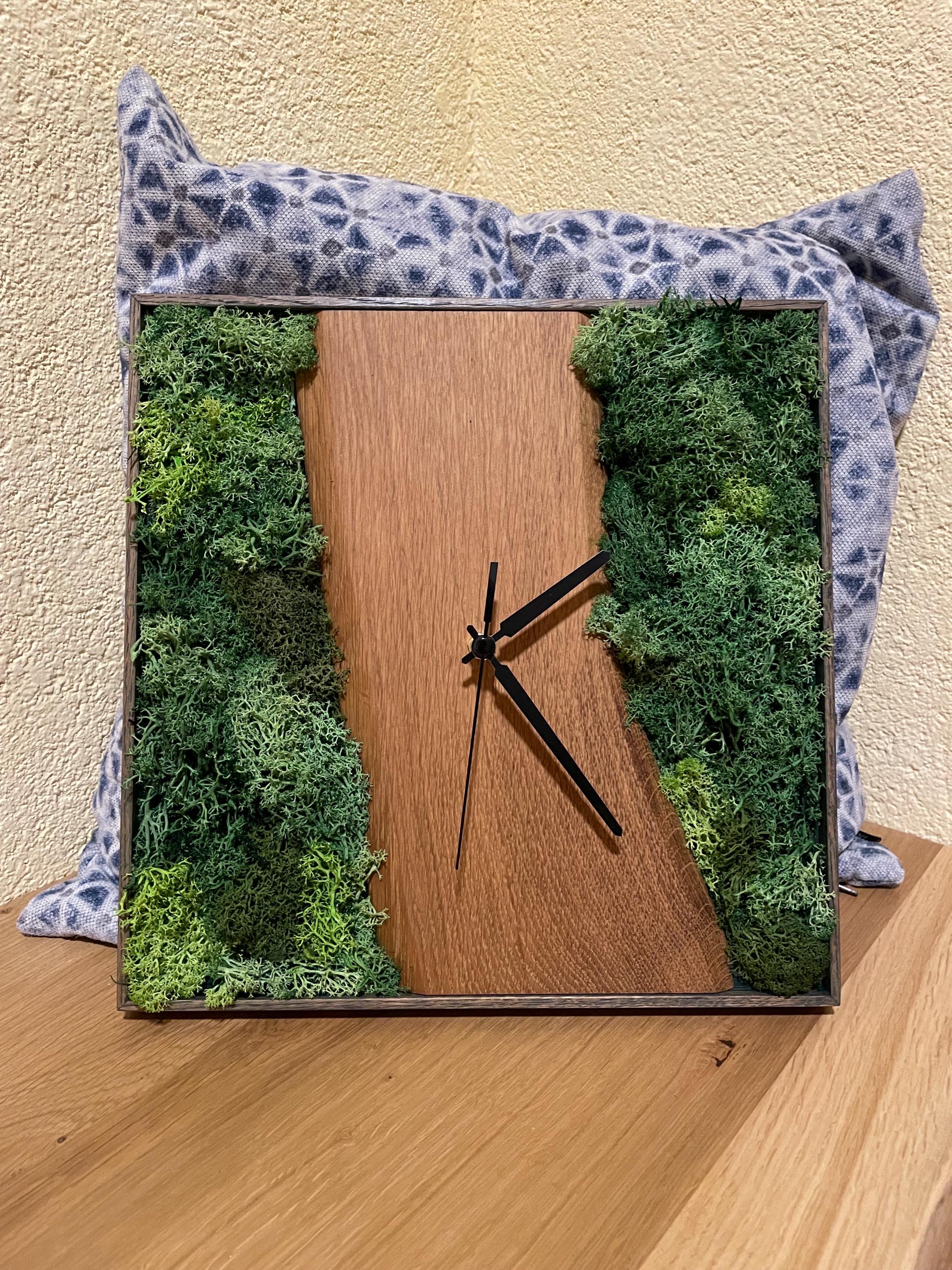 Moos Wanduhr Eiche handgefertigte Funkuhr aus Holz & echtem Moos modern und natürlich