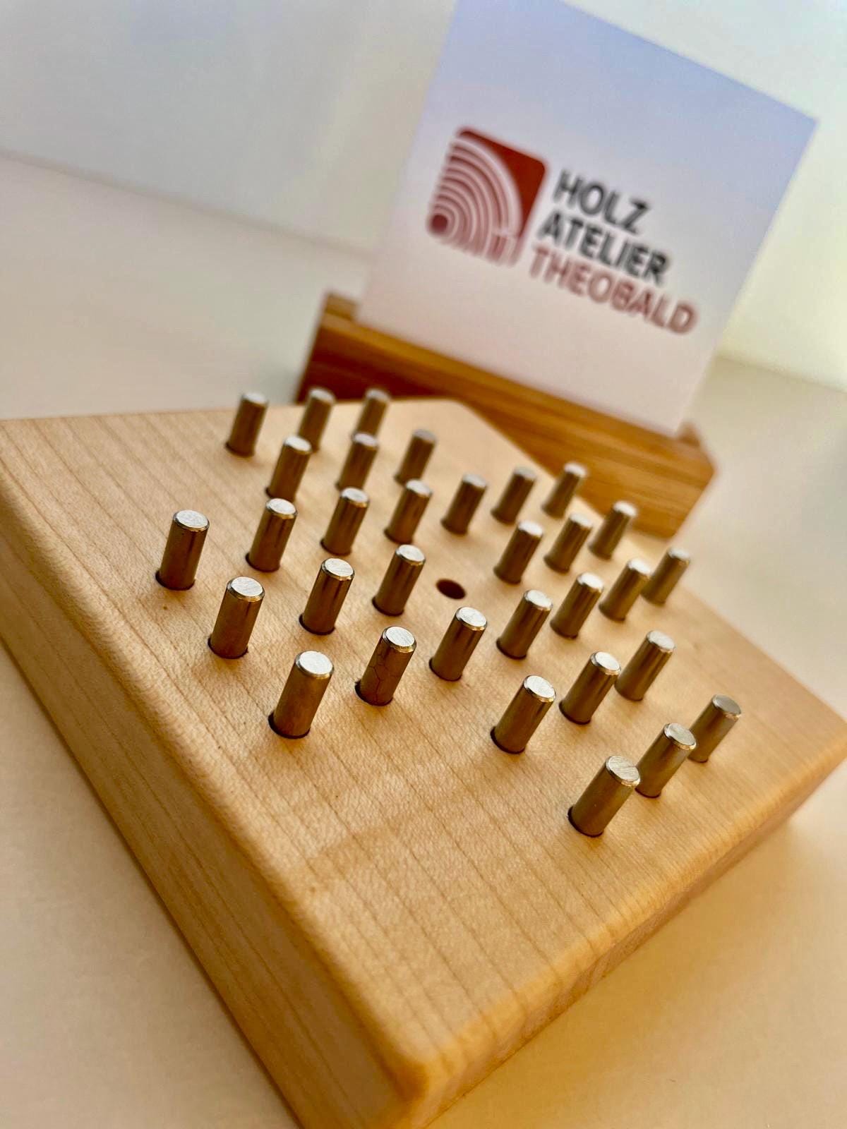 Handgemachtes Holz-Solitär-Spiel - Eiche oder Ahorn - Klassisches Denkspiel für Kinder & Erwachsene- Einzigartige Geschenkidee