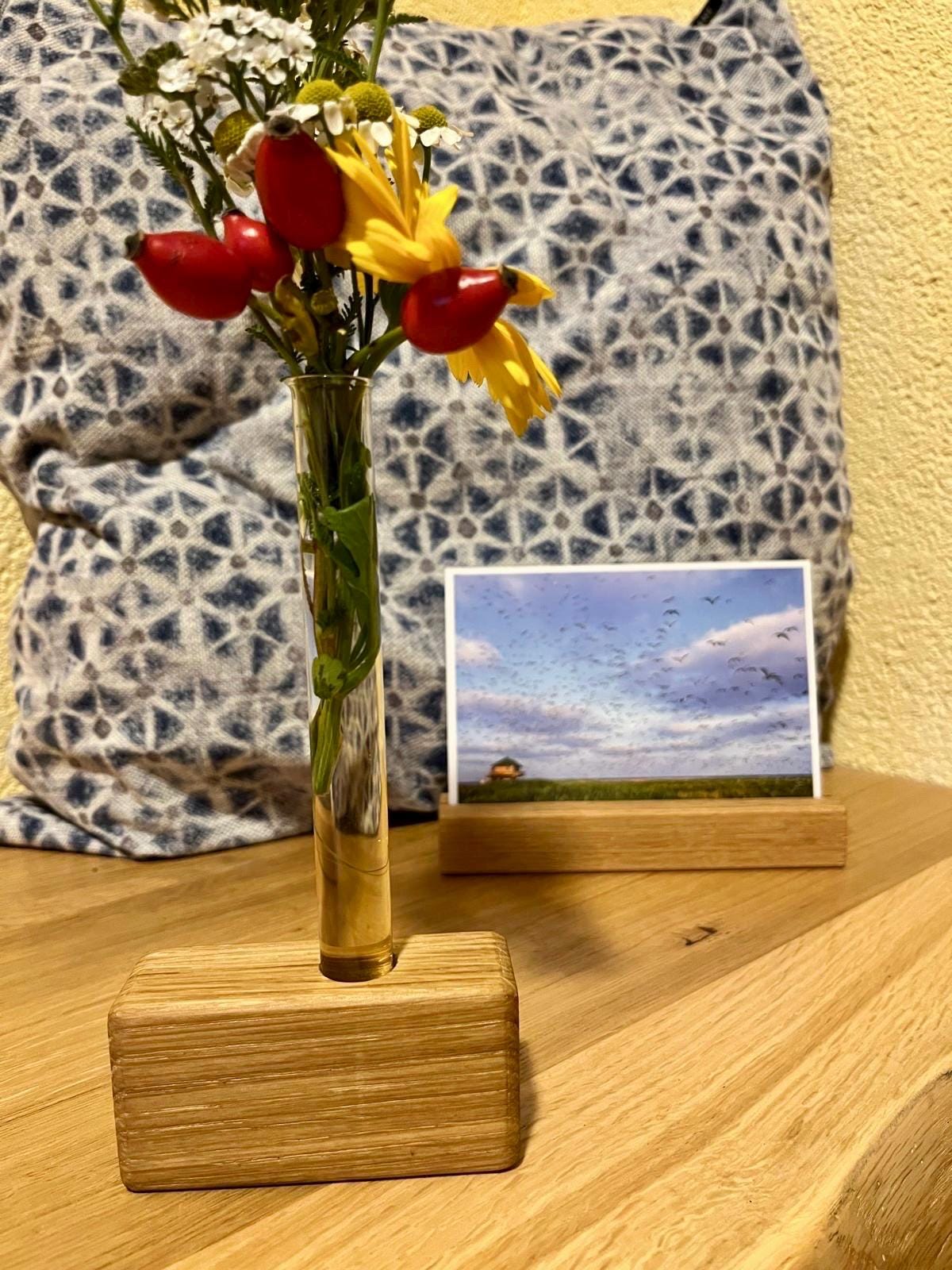 Reagenzglashalter Eiche handgefertigte Blumenvase aus Holz Deko mit Glasröhrchen & Kork
