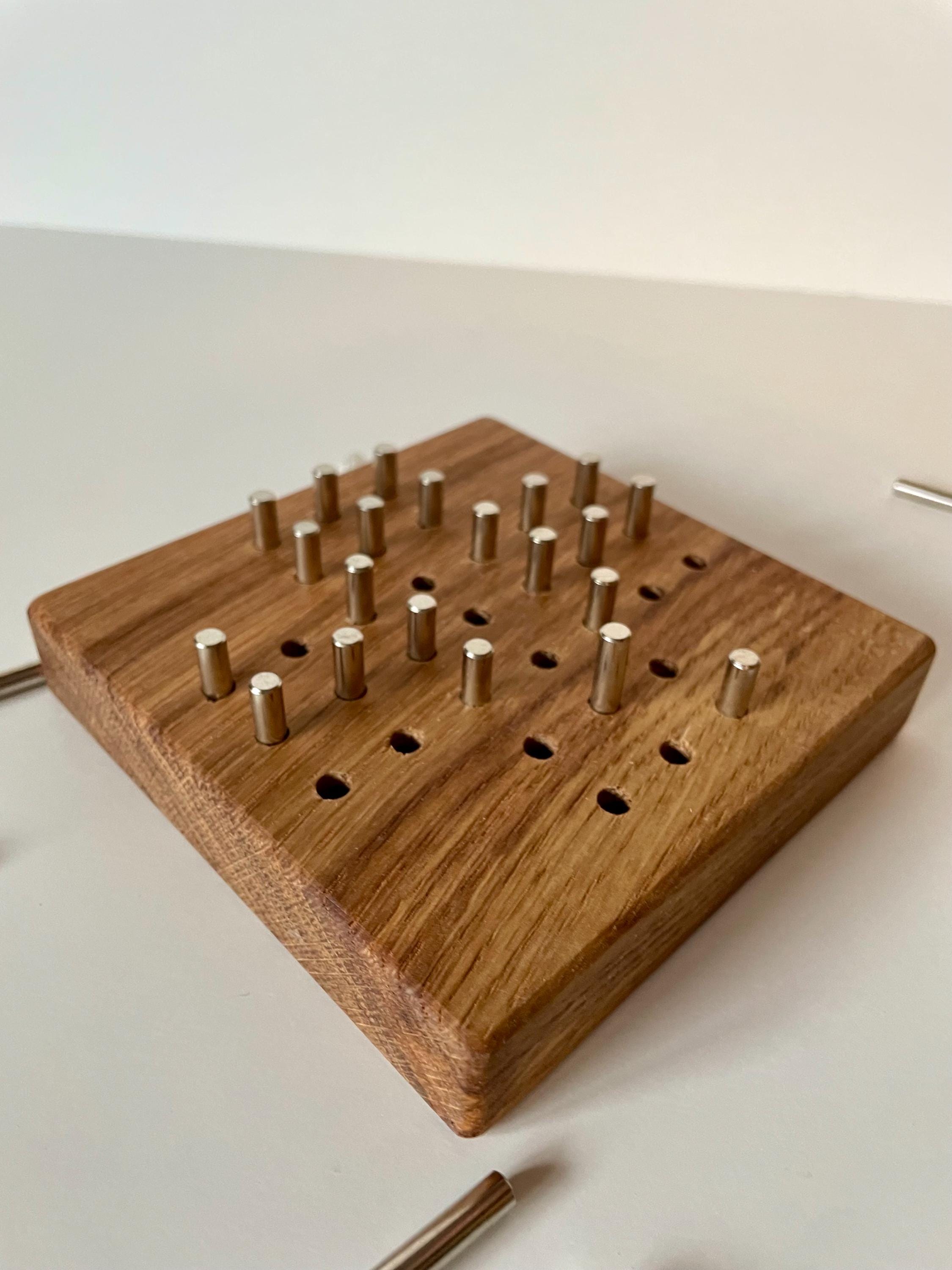 Handgemachtes Holz-Solitär-Spiel - Eiche oder Ahorn - Klassisches Denkspiel für Kinder & Erwachsene- Einzigartige Geschenkidee