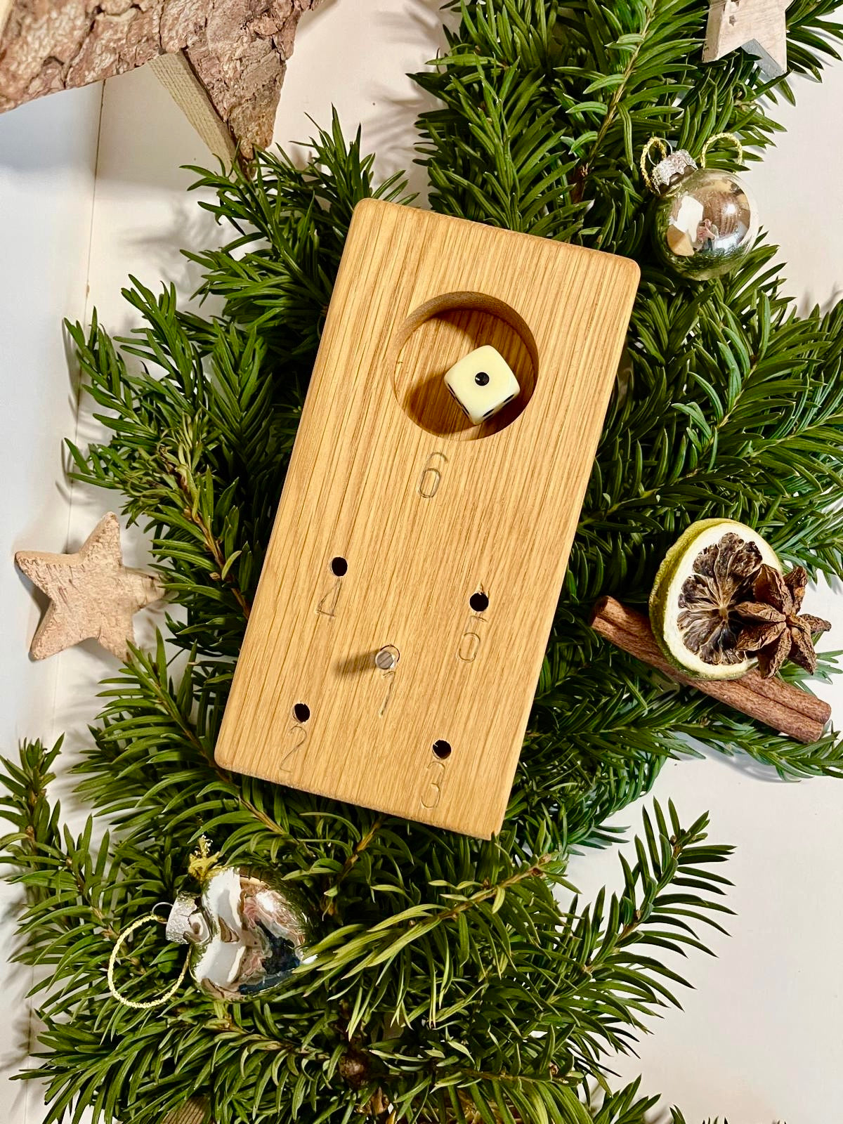 Freiwurf 6  Würfelspiel aus Eiche