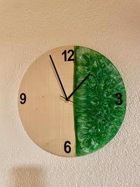 Wanduhr Epoxidharz und Ahorn ein einzigartiges Desgnstück | Resin | Harz | Quarz Uhr | Leises Uhrwerk | Perfektes Geschenk | Wandkunst