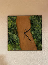 Moos Wanduhr Eiche  handgefertigte Funkuhr aus Holz & echtem Moos  modern und natürlich