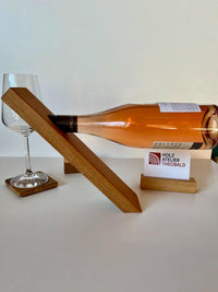 Schwebender Weinflaschenhalter aus massiver Eiche  handgefertigt, stilvoll & originell
