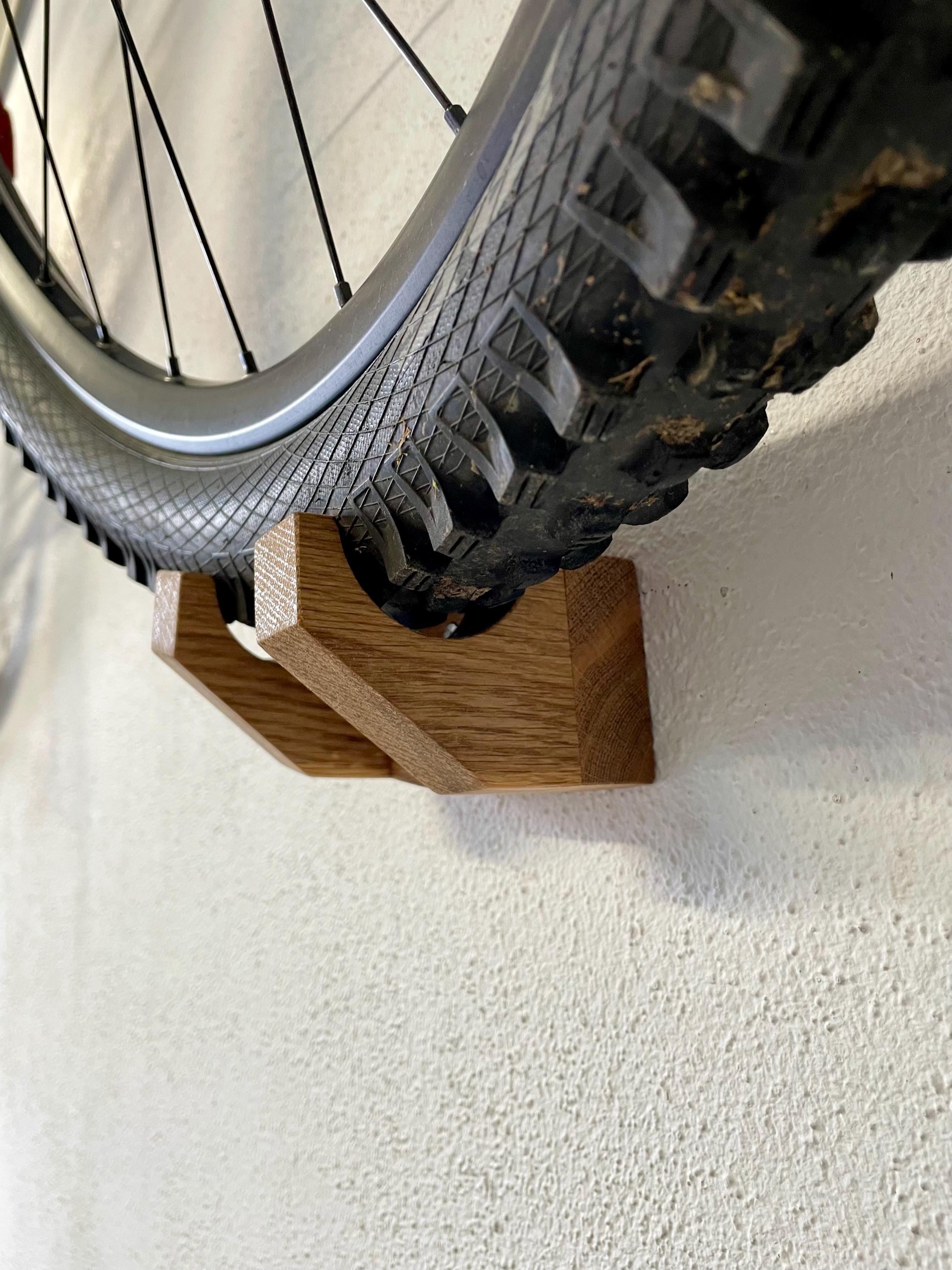 Fahrradhalterung Eiche  handgefertigte Wandhalterung aus Holz  stylisch & stabil für Rennrad, Fixie und Mountainbike