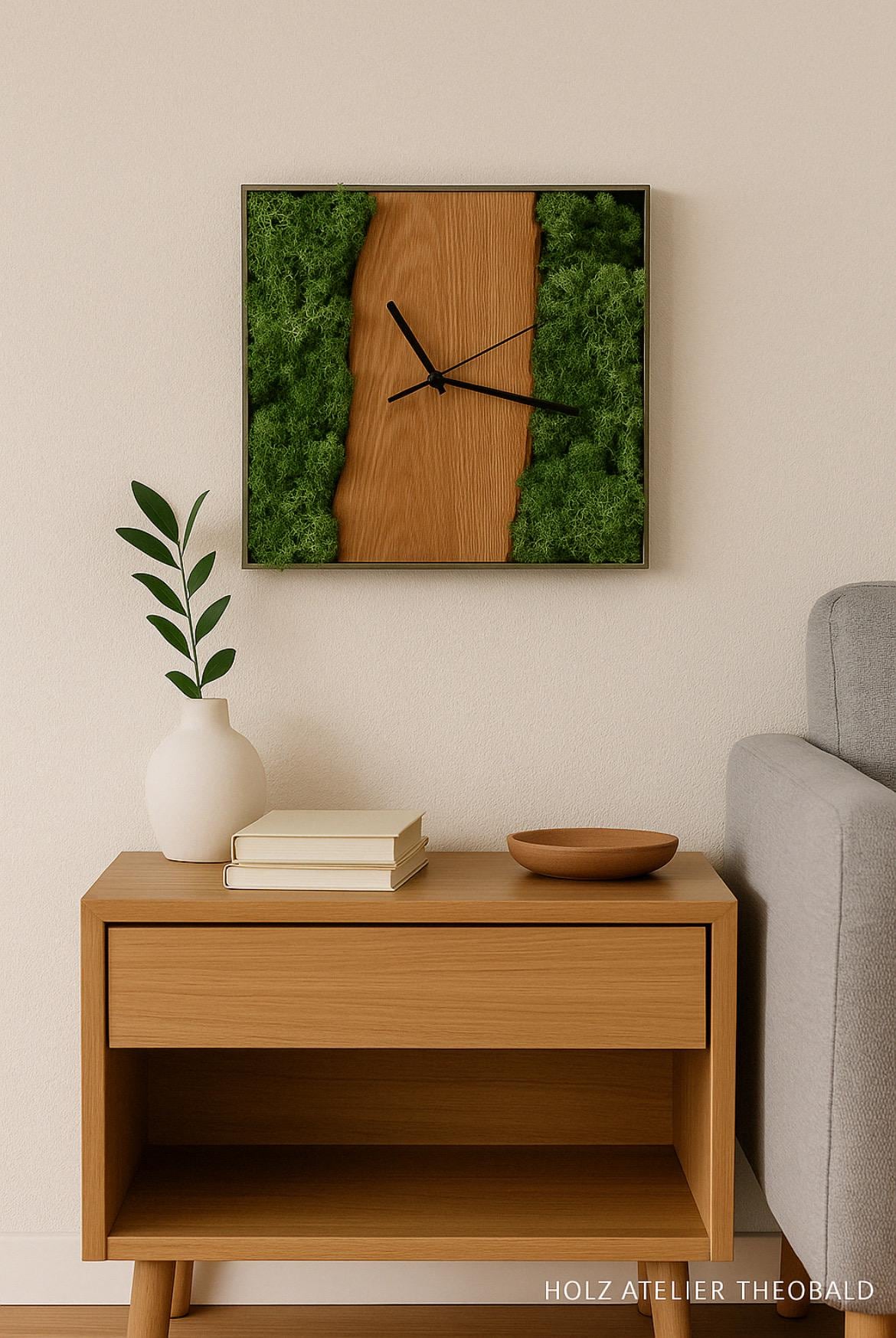 Moos Wanduhr Eiche  handgefertigte Funkuhr aus Holz & echtem Moos  modern und natürlich