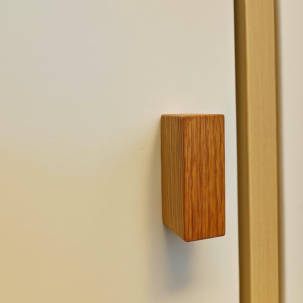 Möbelgriff aus Eichenholz  modern, handgefertigt & nachhaltig  trapezförmig für Türen, Schubladen + Möbel